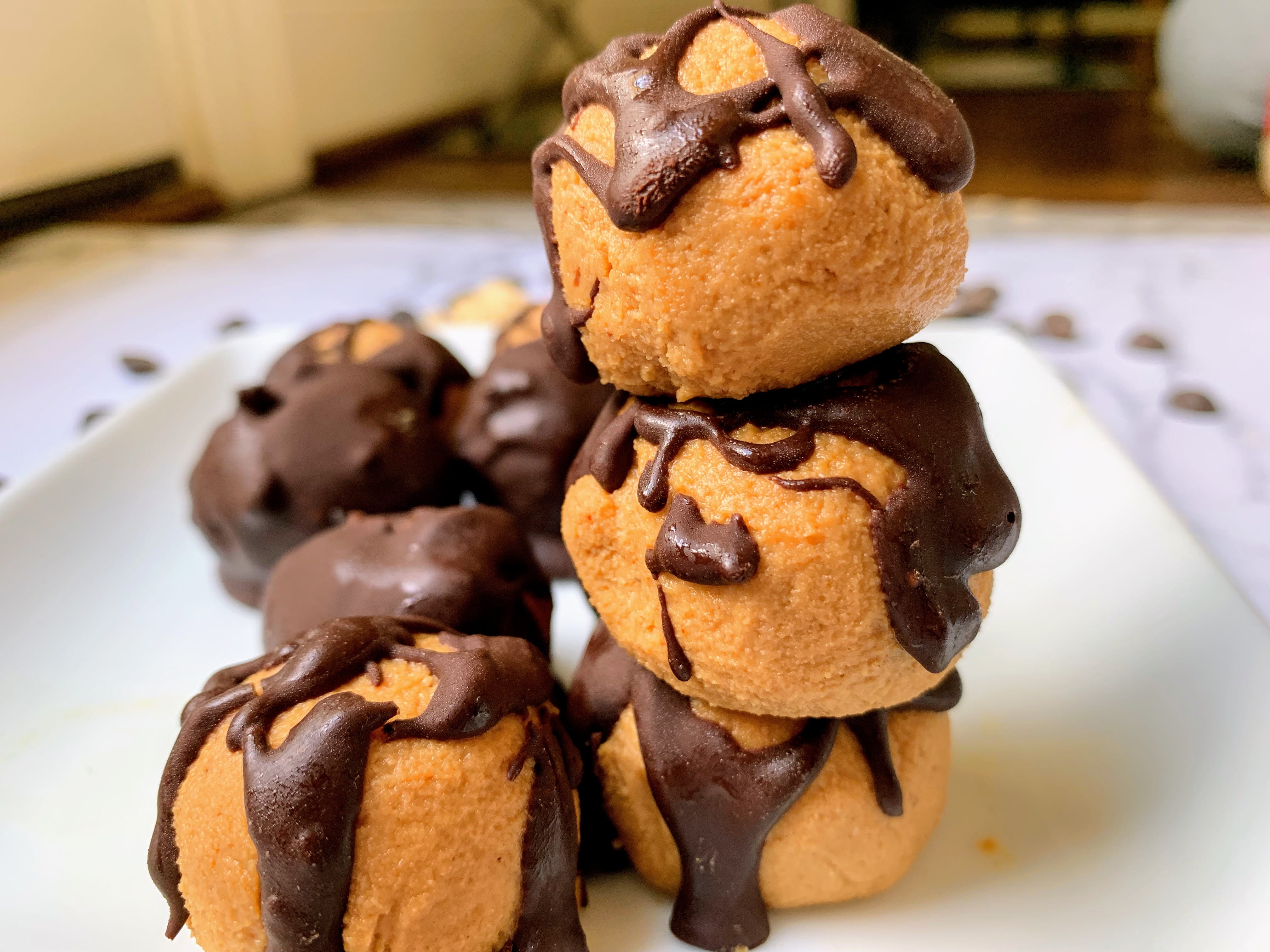 4-ingredient-Peanut-Butter-Truffles