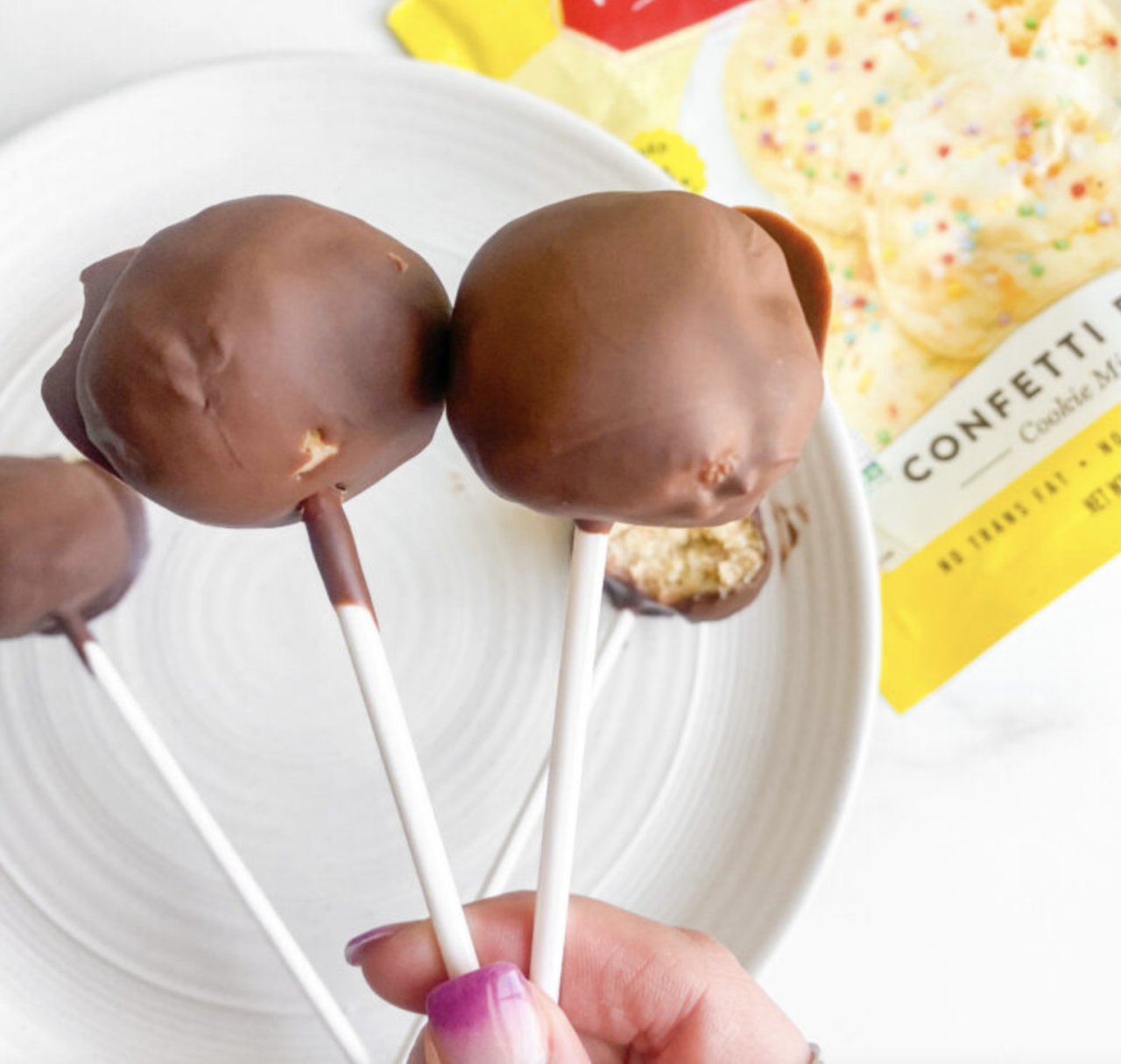 Confetti-Cake-Pops