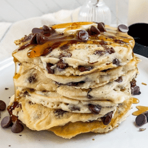 Fluffy-vegan-chocolate-chip-pancakes