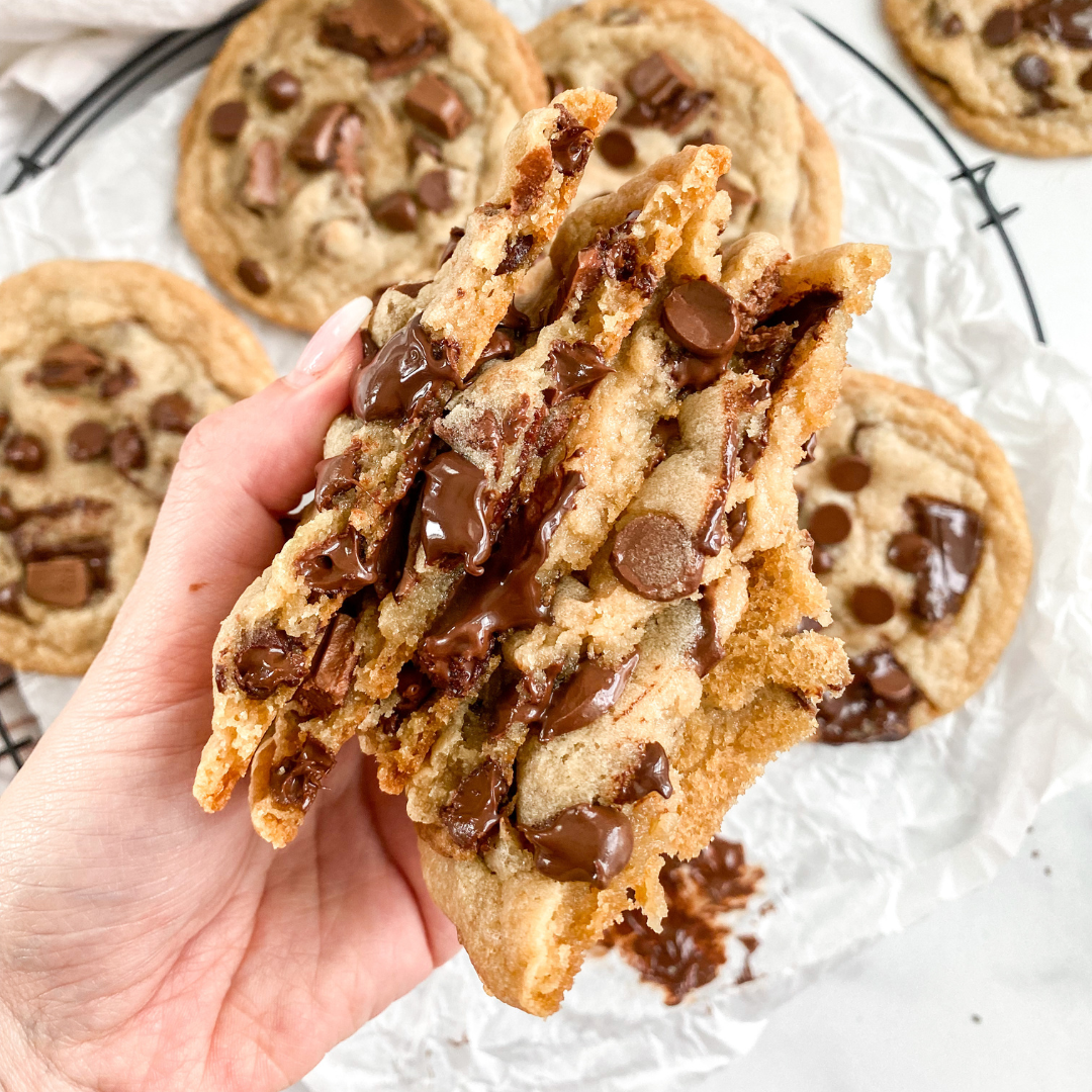 Chewy-vegan-chocolate-chip-cookes