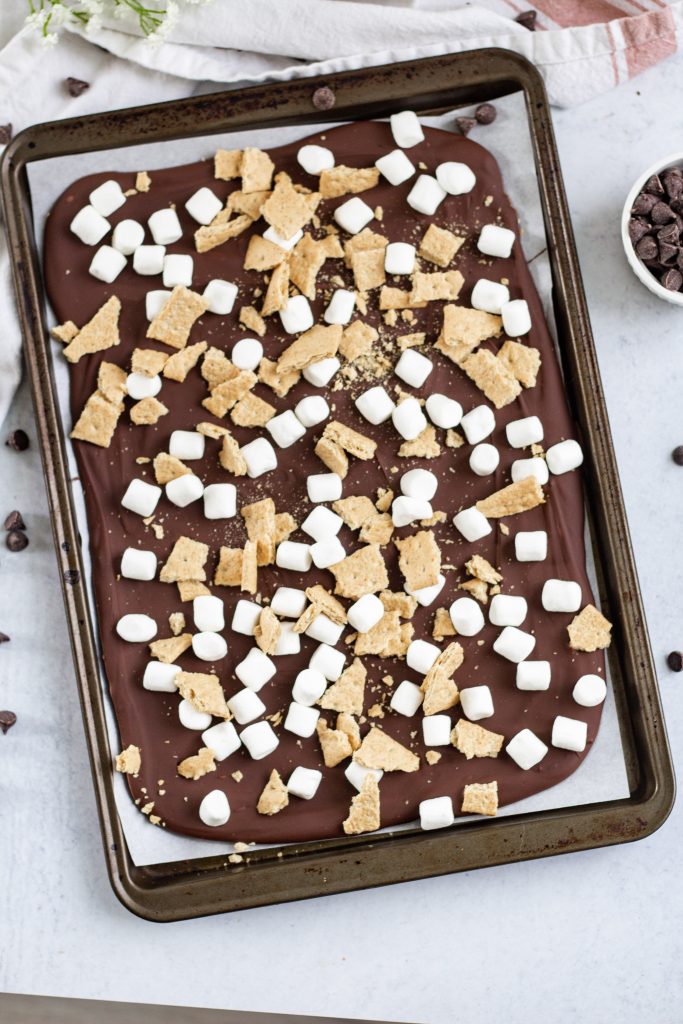 3-Ingredient-S'mores-Bark