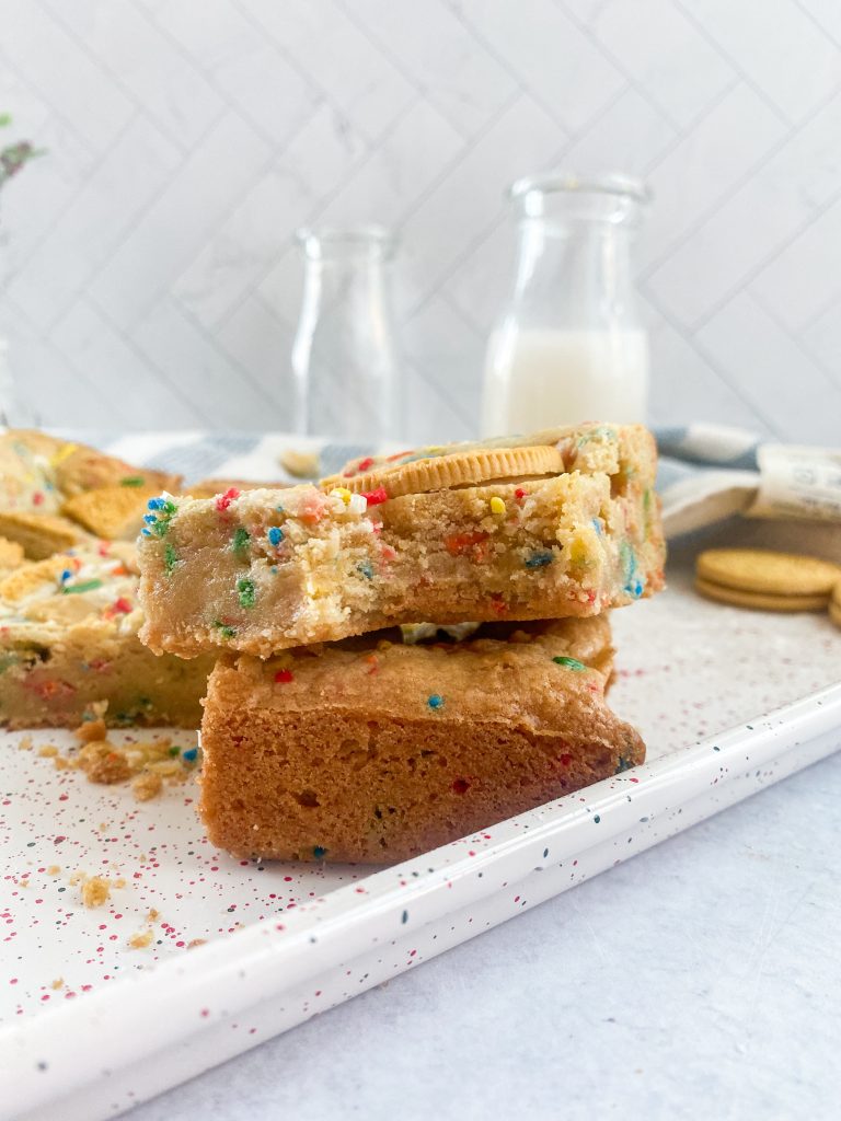 Birthday-Oreo-Blondies