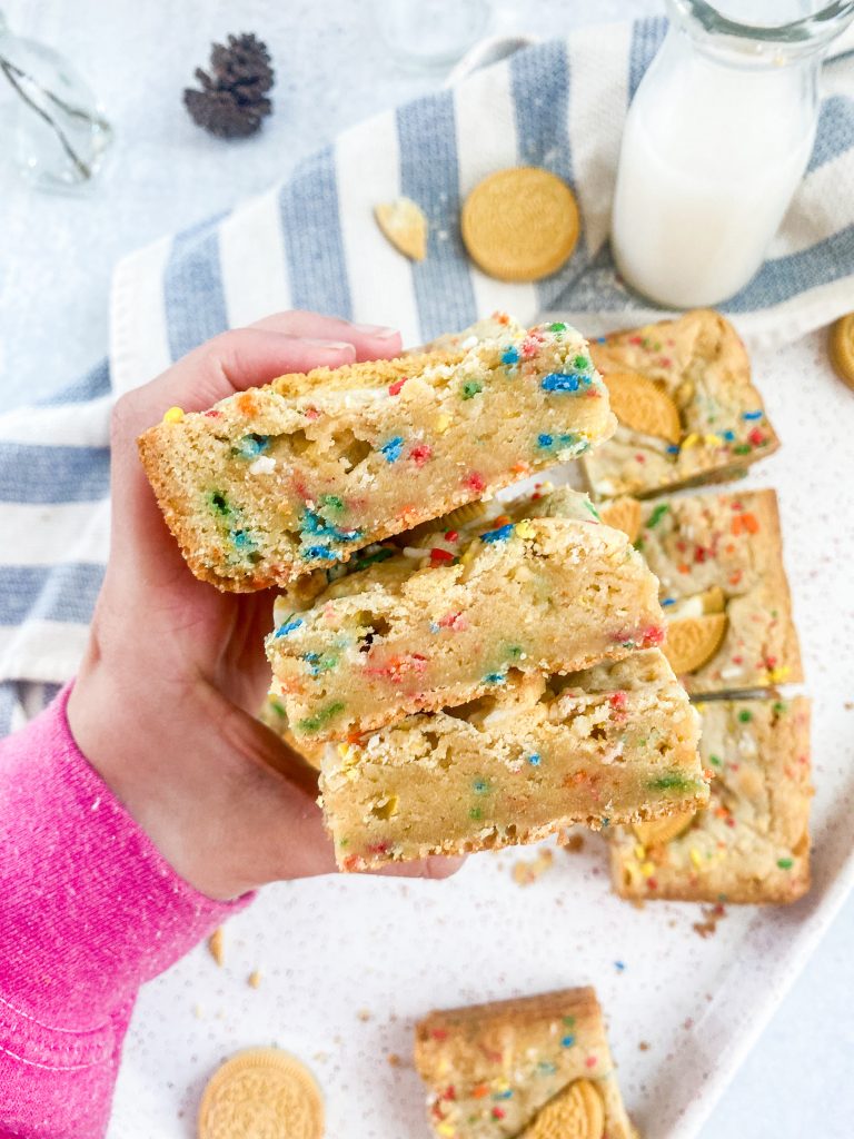 Birthday-Oreo-Blondies