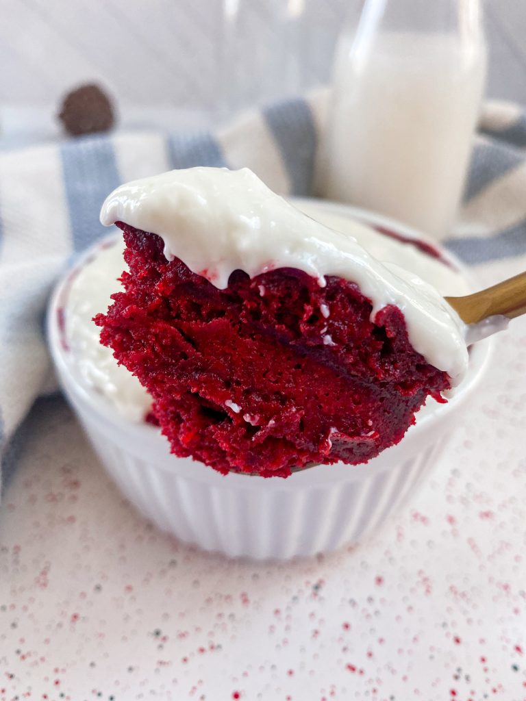 red-velvet-mug cake