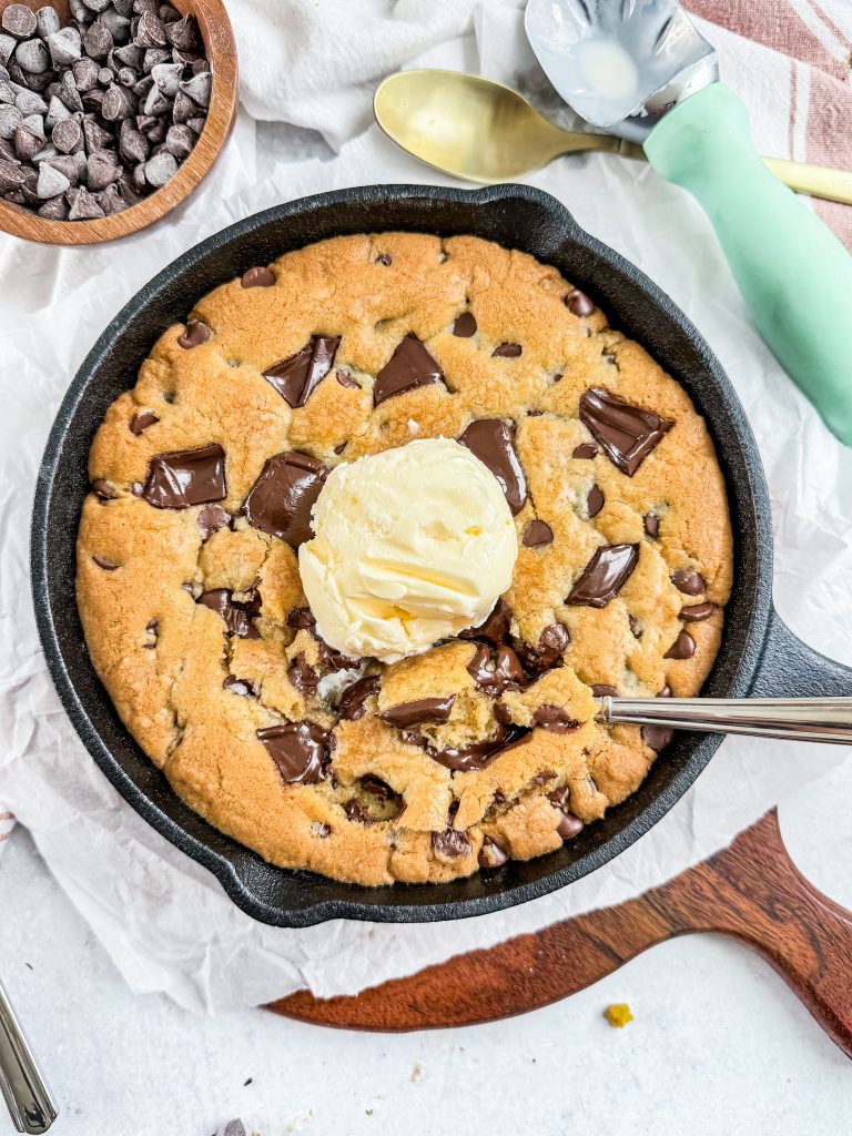 Brown-Butter-Chocolate Chip-Cookie-Skillet