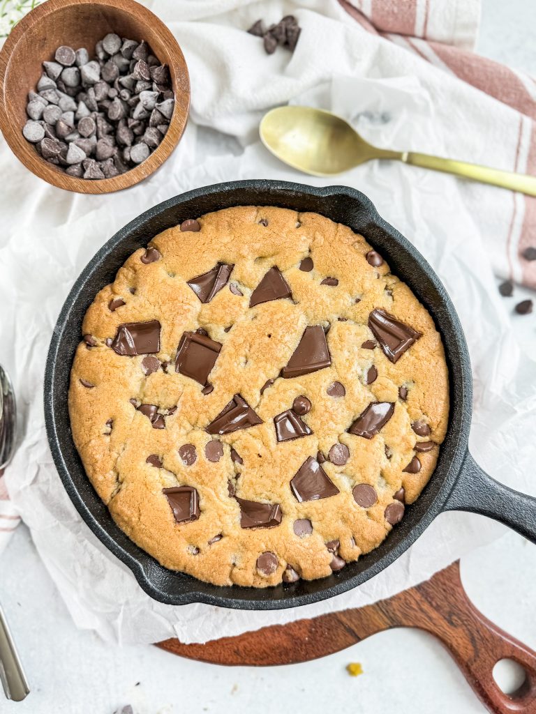 Brown-Butter-Chocolate Chip-Cookie-Skillet