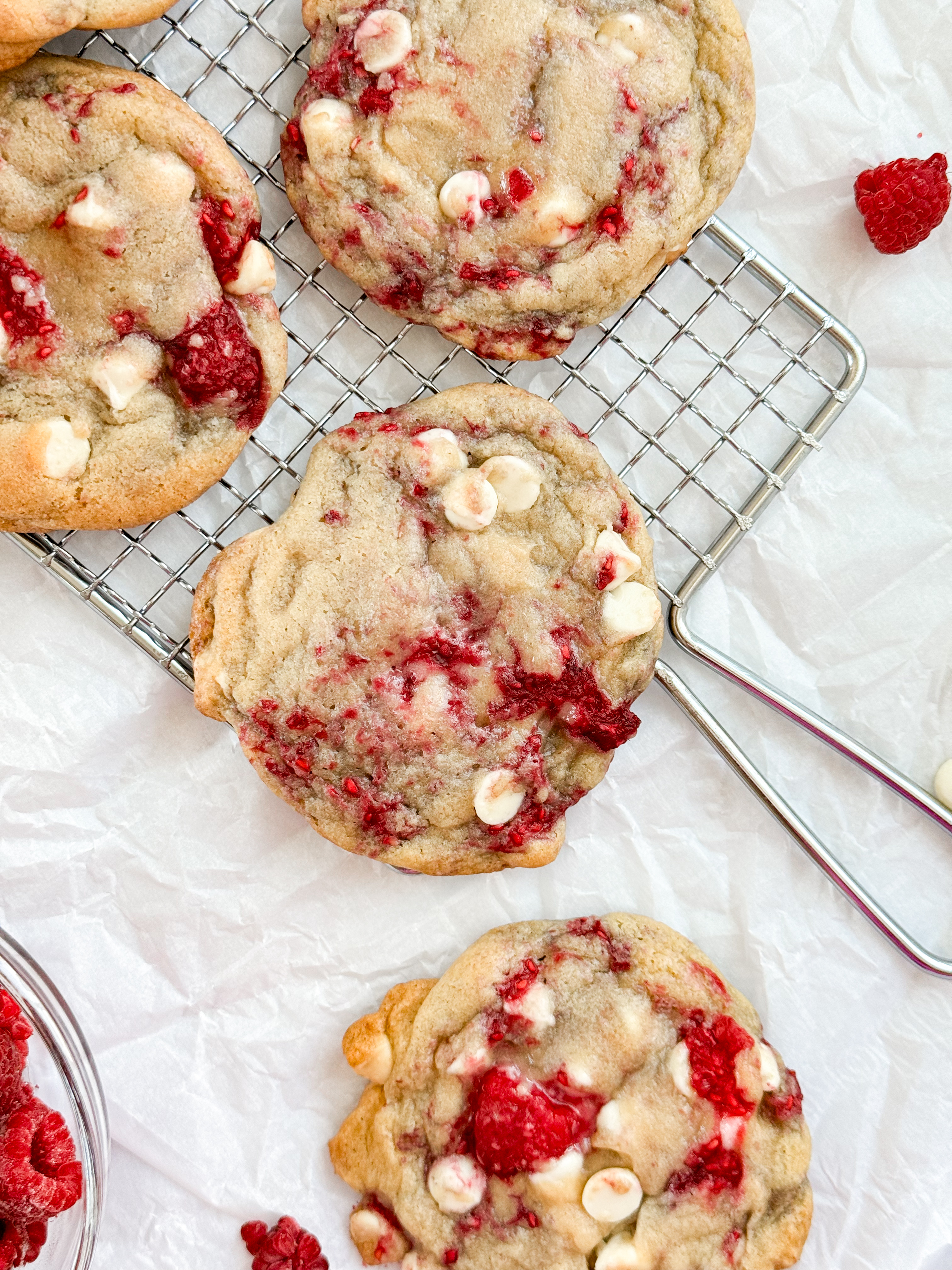 White-chocolate -raspberry-cookies