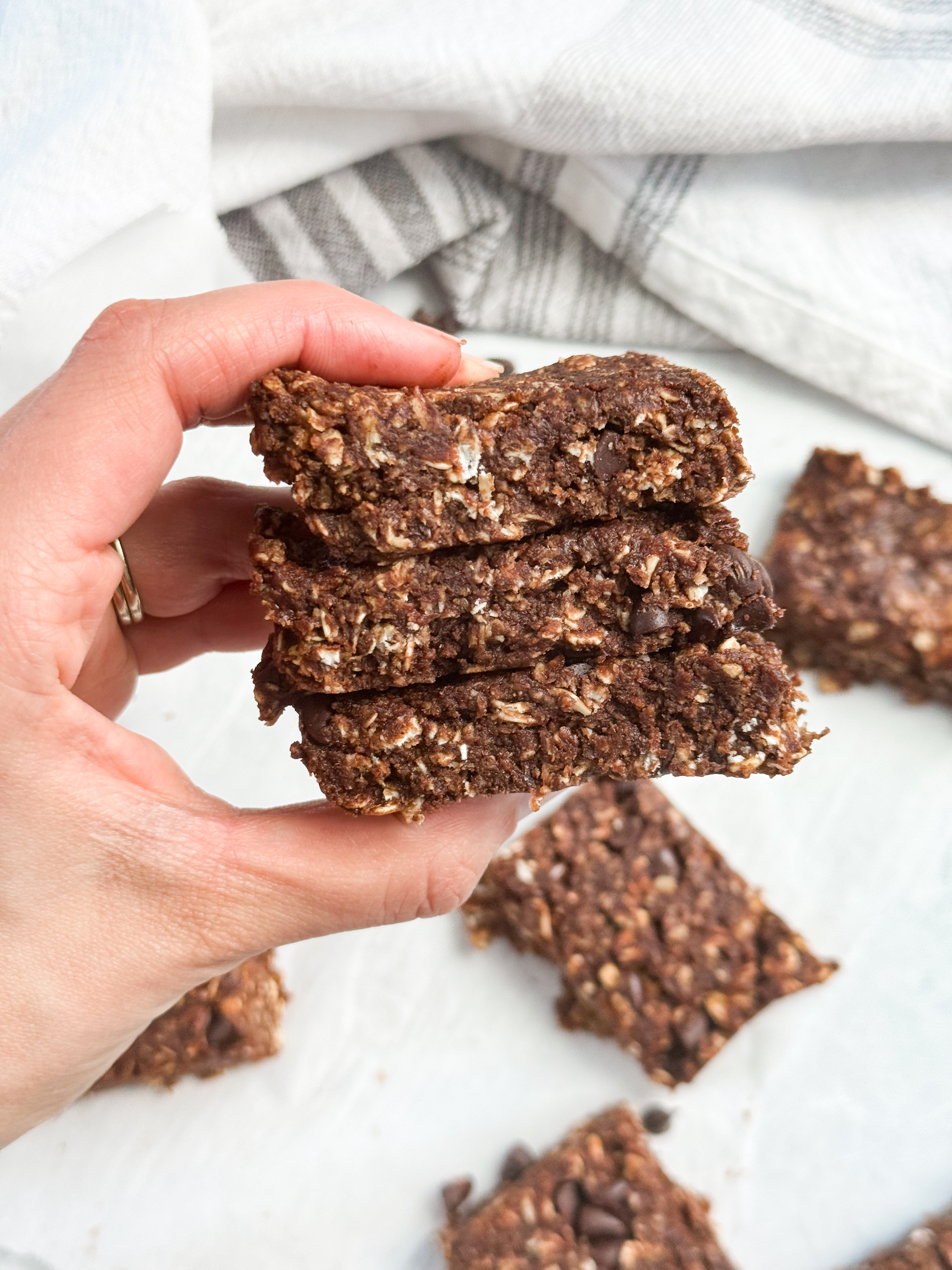 Chocolate-almond-oat bars