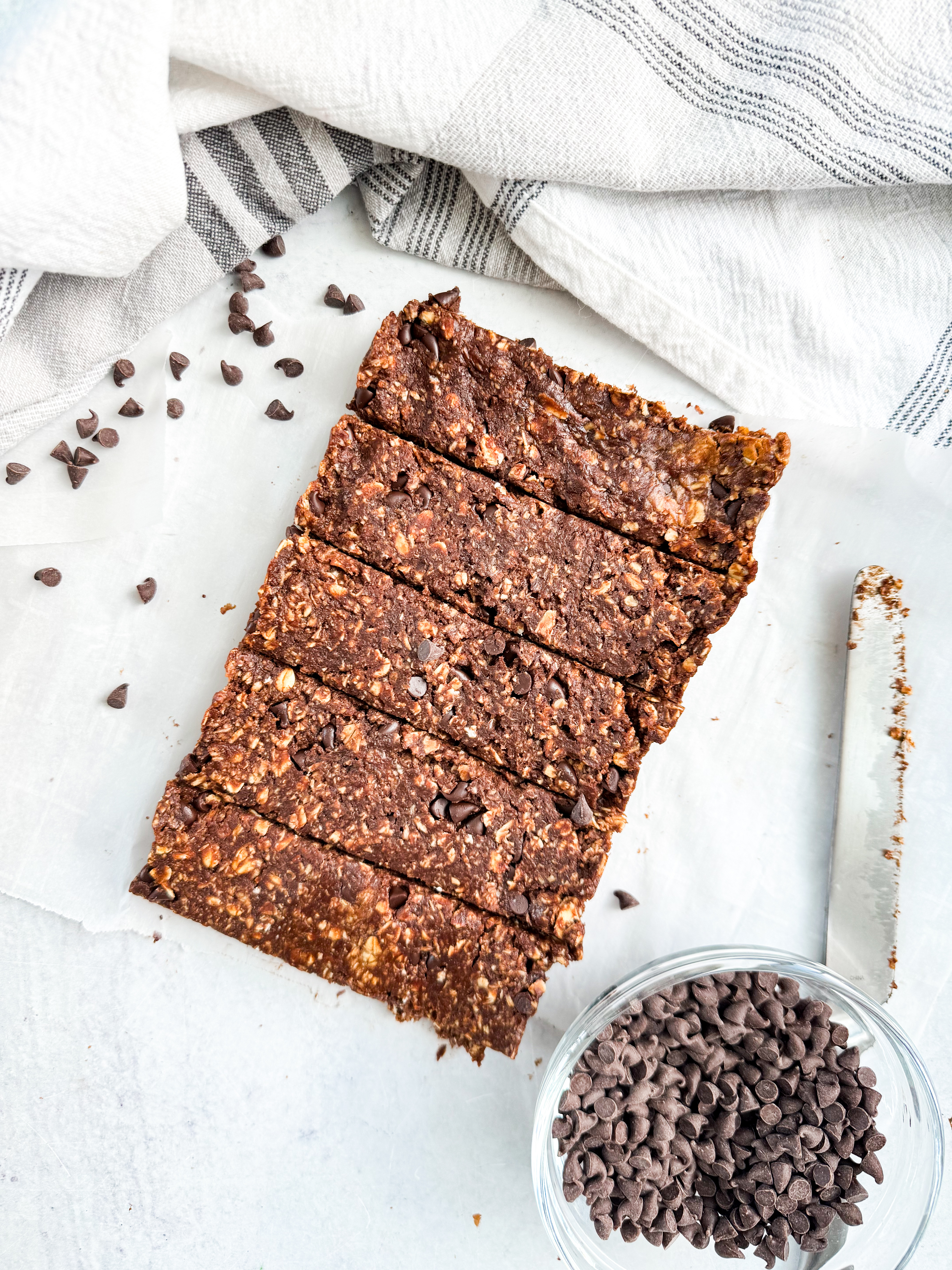 Chocolate-almond-oat bars