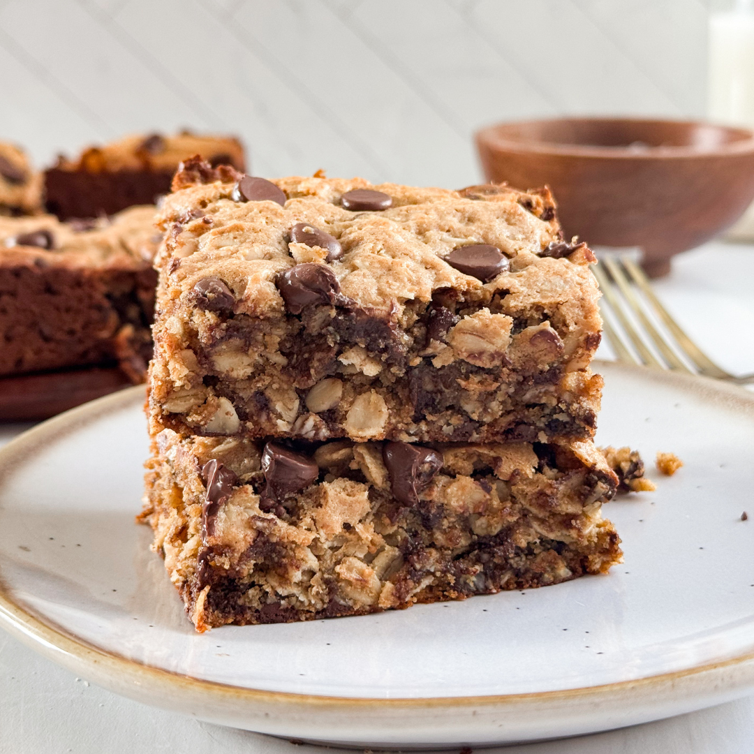 Soft-Baked-Chocolate-Chip-Oatmeal-Bars