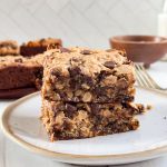 Soft-Baked Chocolate Chip Oatmeal Bars