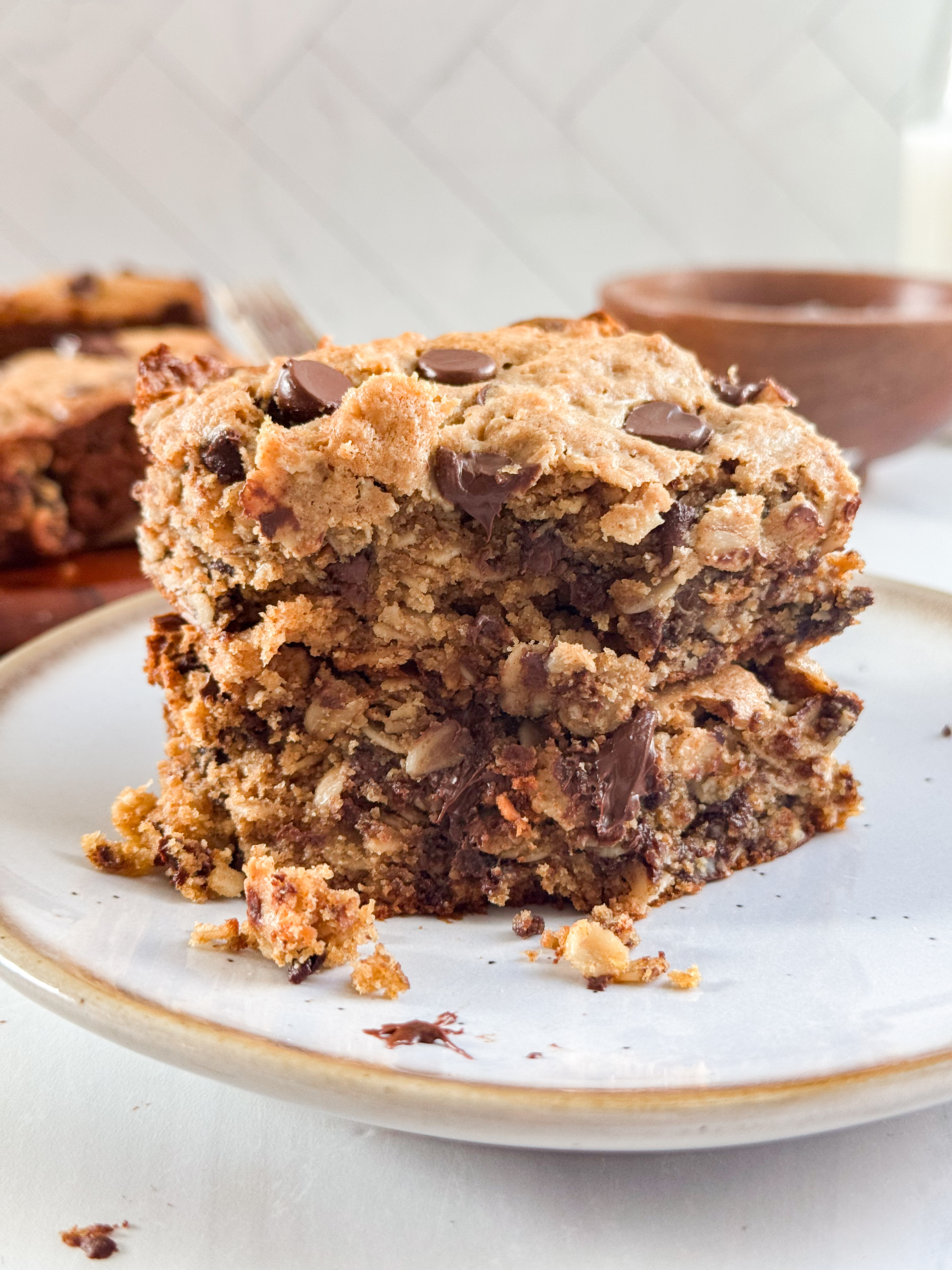 Soft-Baked-Chocolate-Chip-Oatmeal-Bars
