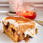 Pumpkin-Cinnamon-Roll-Cake