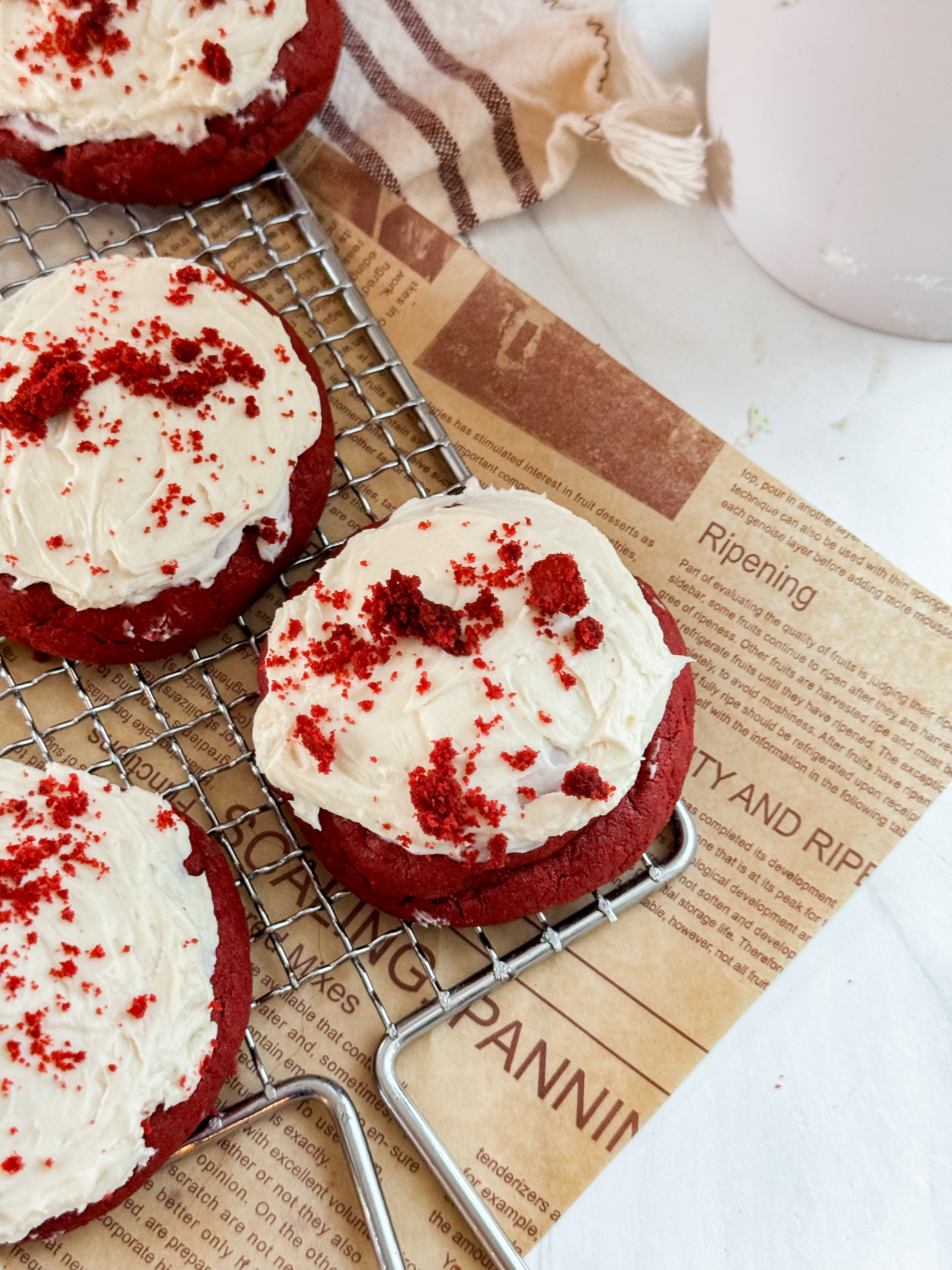 Crumbl-Copycat-Red-Velvet-Cookies