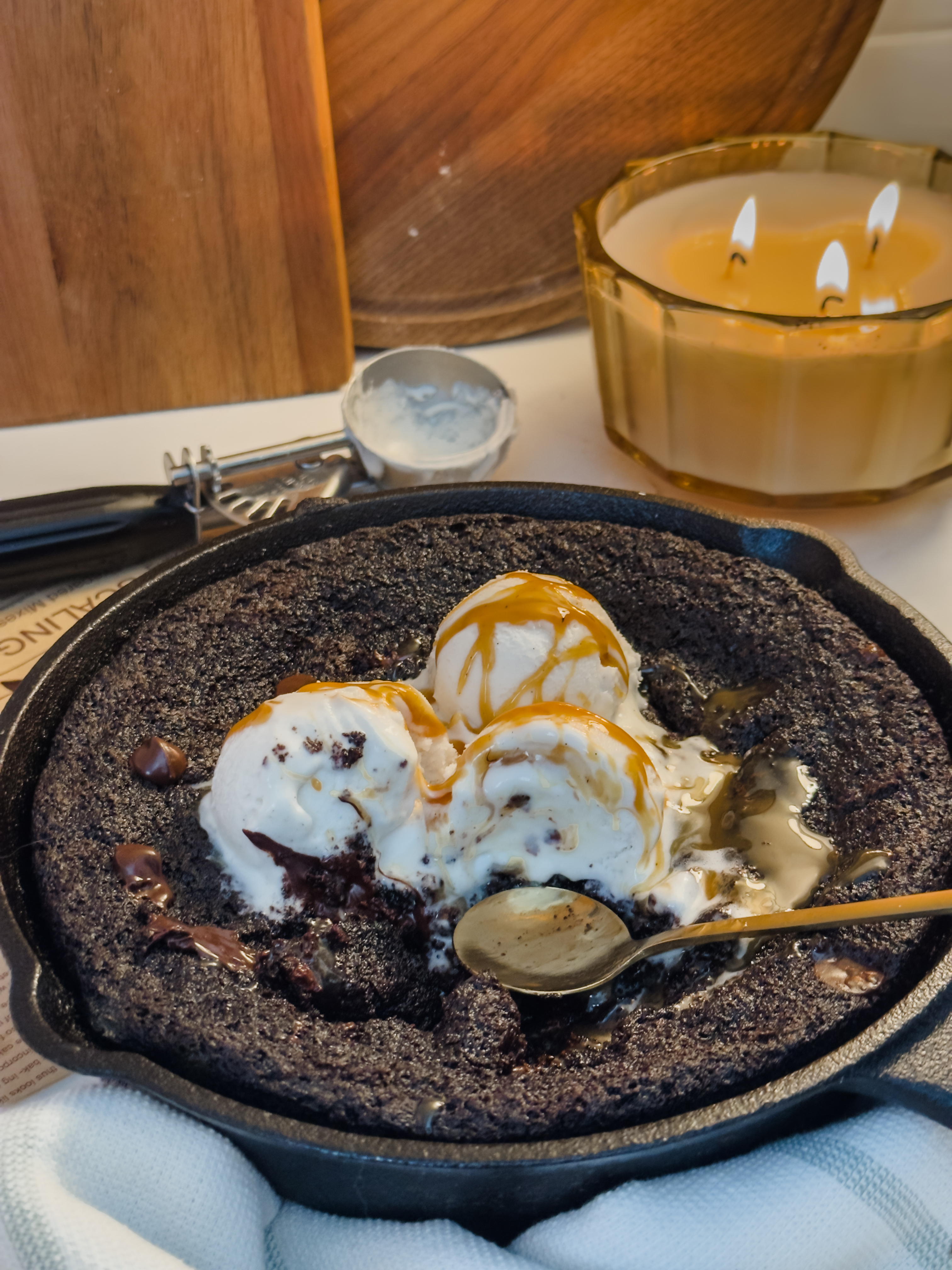 double-chocolate-cookie-skillet