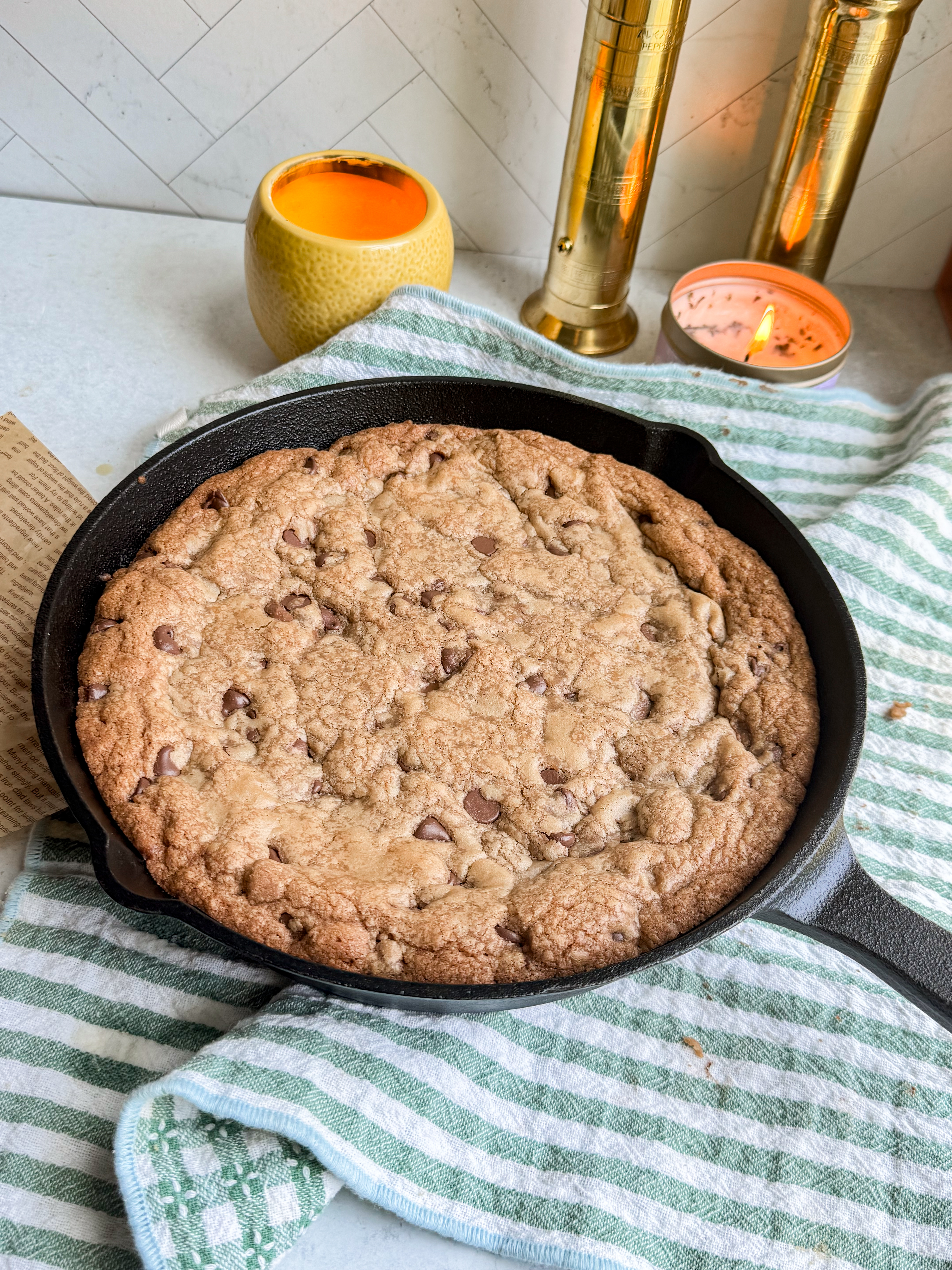 Gooey Chocolate Nutella Skillet Cookie 3 Gooey-Chocolate-Nutella-Skillet-Cookie