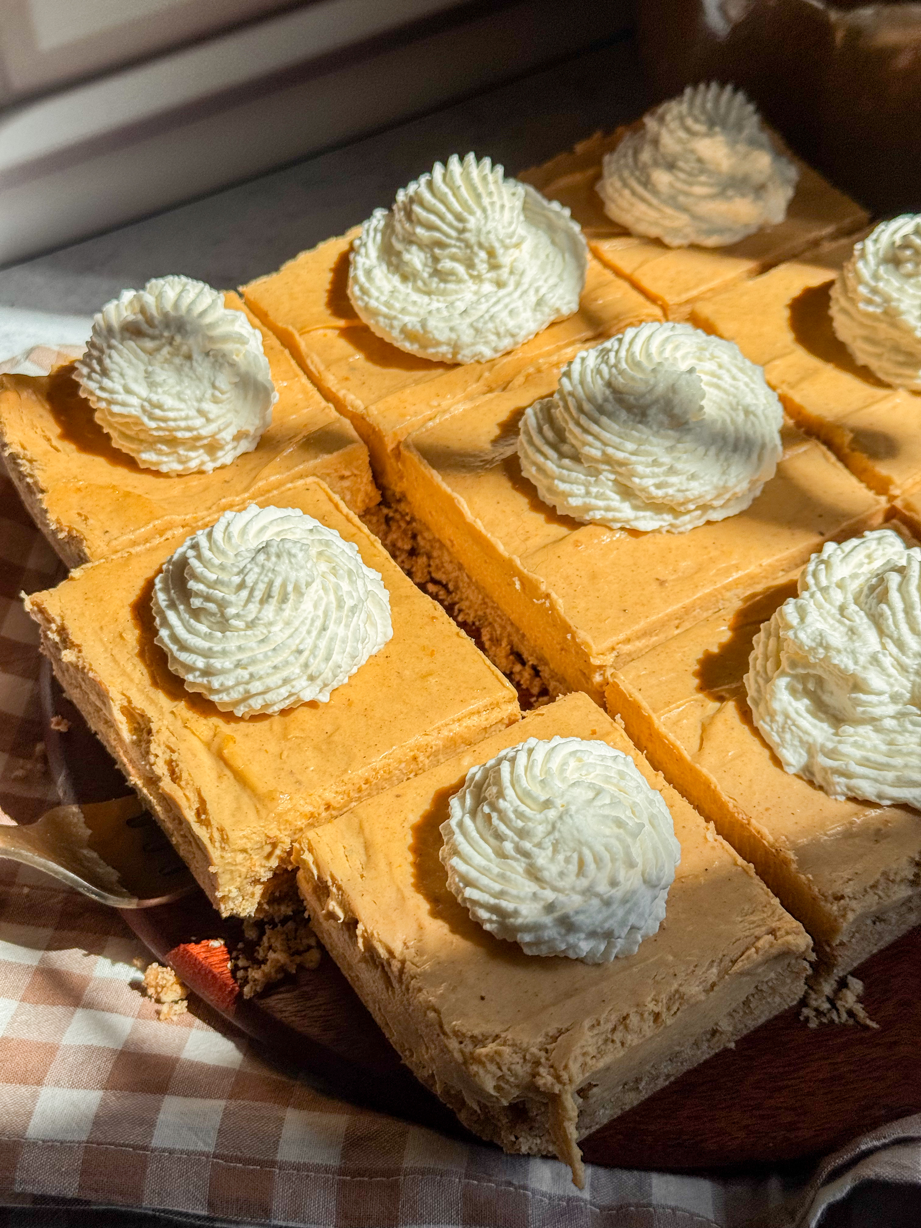 No-Bake-Pumpkin- Cheesecake-Bars