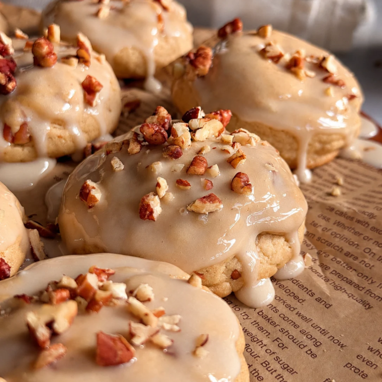 maple-pecan-cookies-with-Maple-Glaze